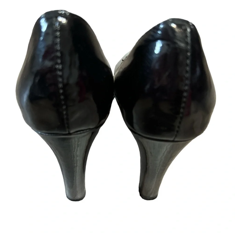 White House Black Market WN SZ 6 1/2. Platform Heels BLACK / GRAY PATENT LEATHER